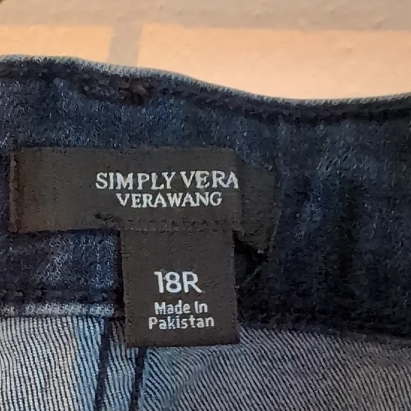 Simply Vera Vera Wang Dark Blue Flare Jeans - Picture 2 of 7